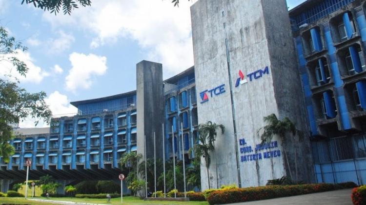 TCM/BA notifica mais de 100 municípios por falhas em processos licitatórios: Oeste da Bahia concentra boa parte dos casos