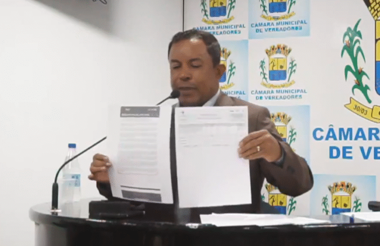 Vereador tenta desmentir denúncia e livrar gestão municipal de responsabilidade sobre insumos para diabéticos