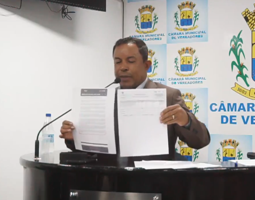 Vereador tenta desmentir denúncia e livrar gestão municipal de responsabilidade sobre insumos para diabéticos
